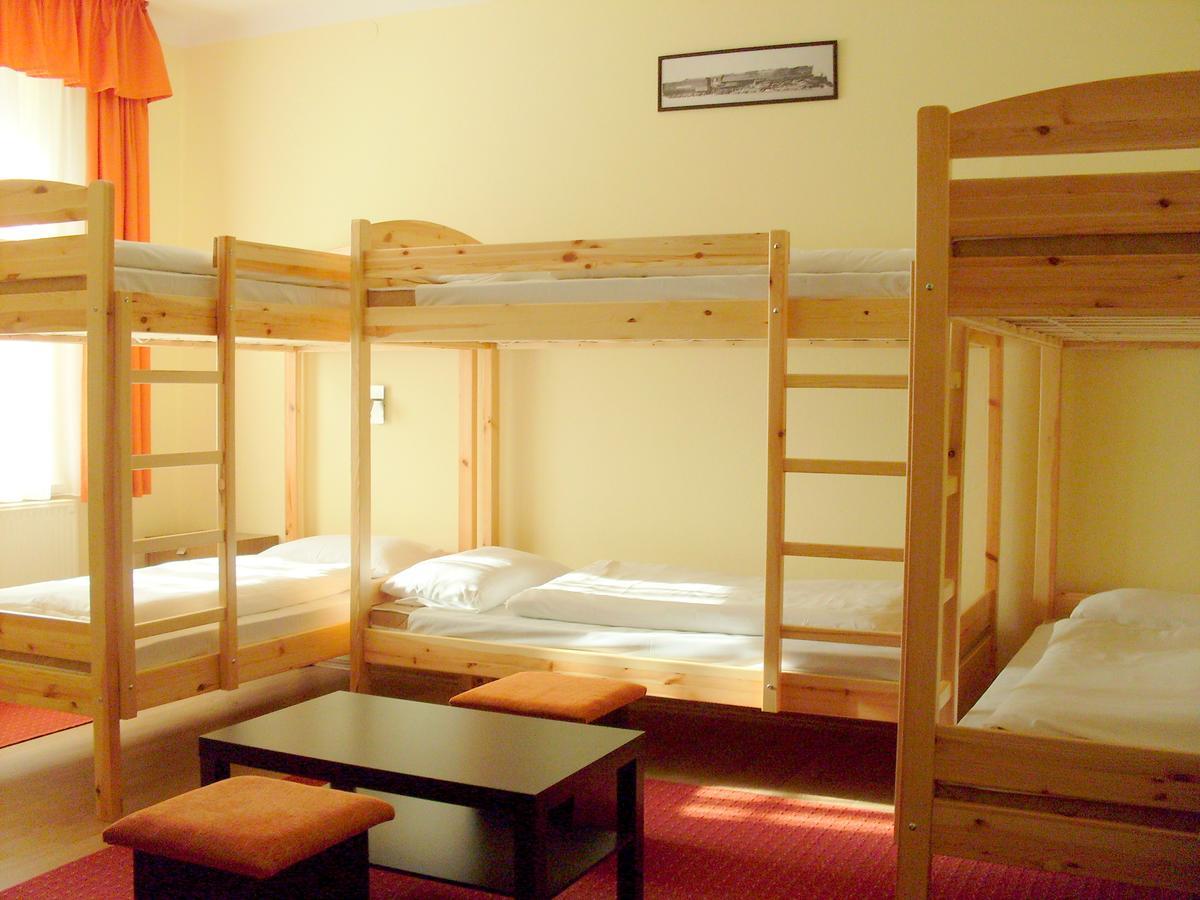 Lokomotiv Motel Eger Luaran gambar